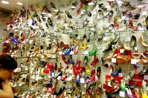 Many Shoes